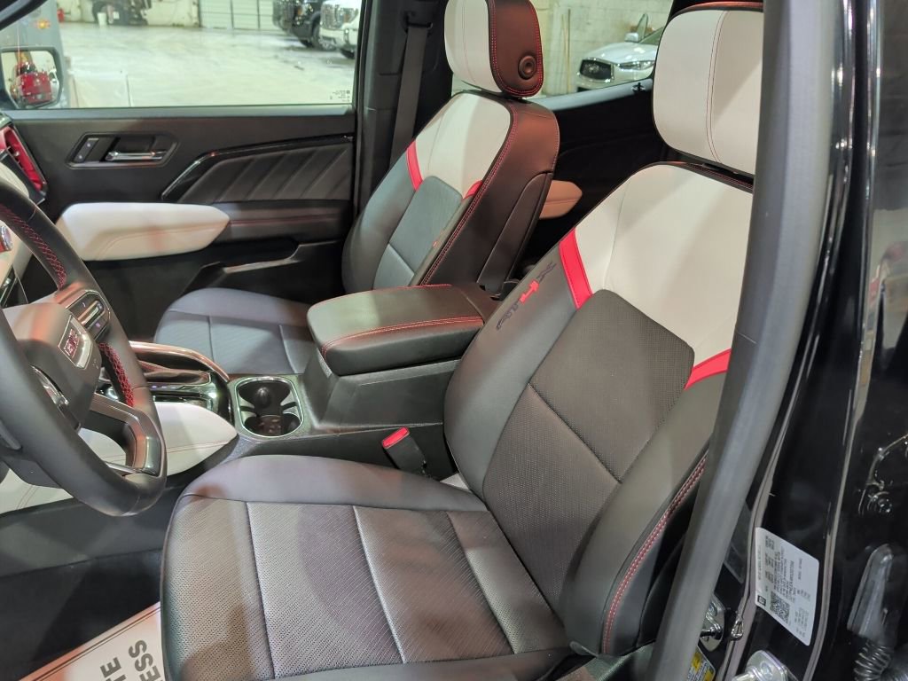 Used 2024 GMC Canyon AT4X image 11