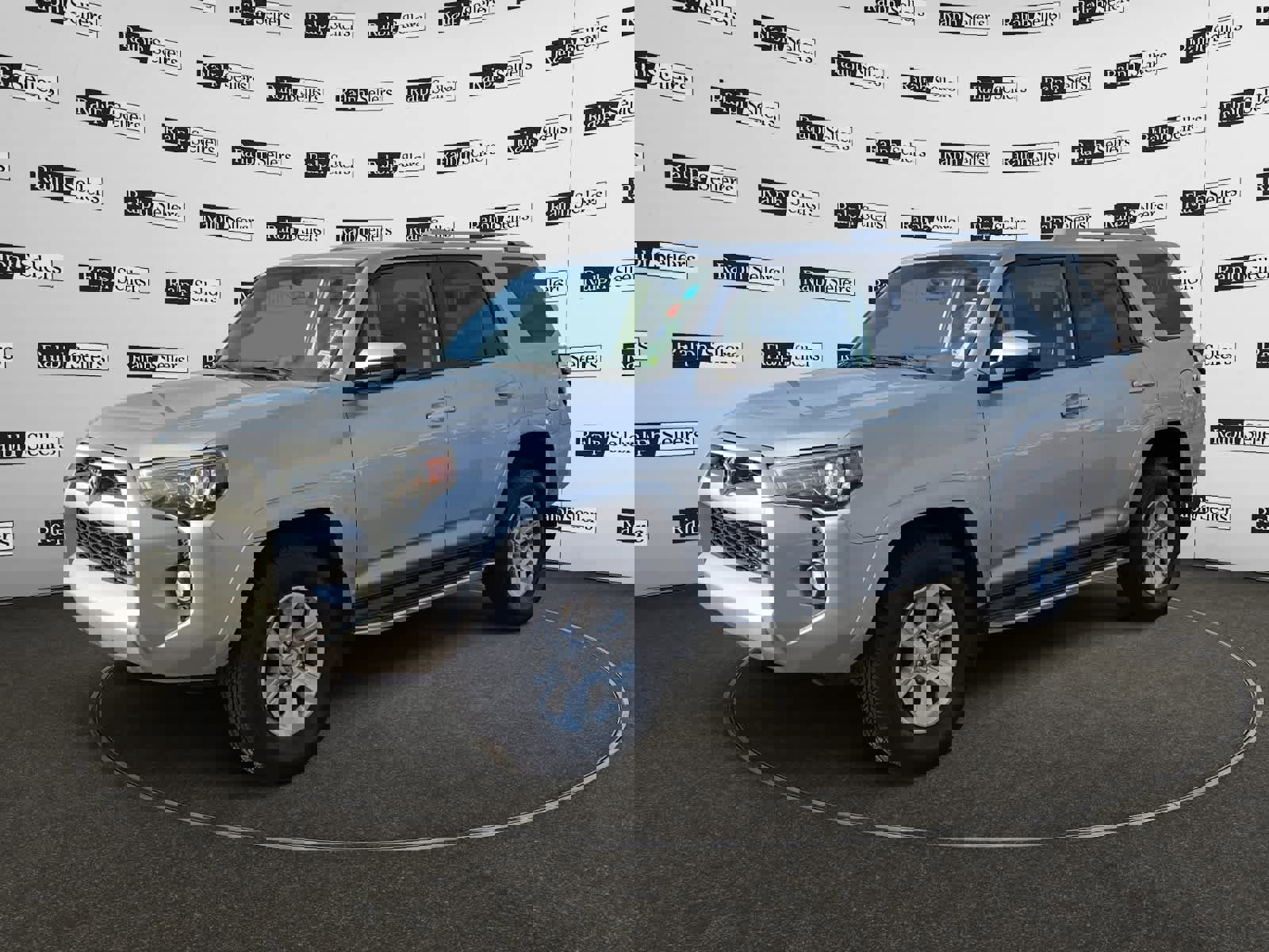 Used 2018 Toyota 4Runner SR5 image 2