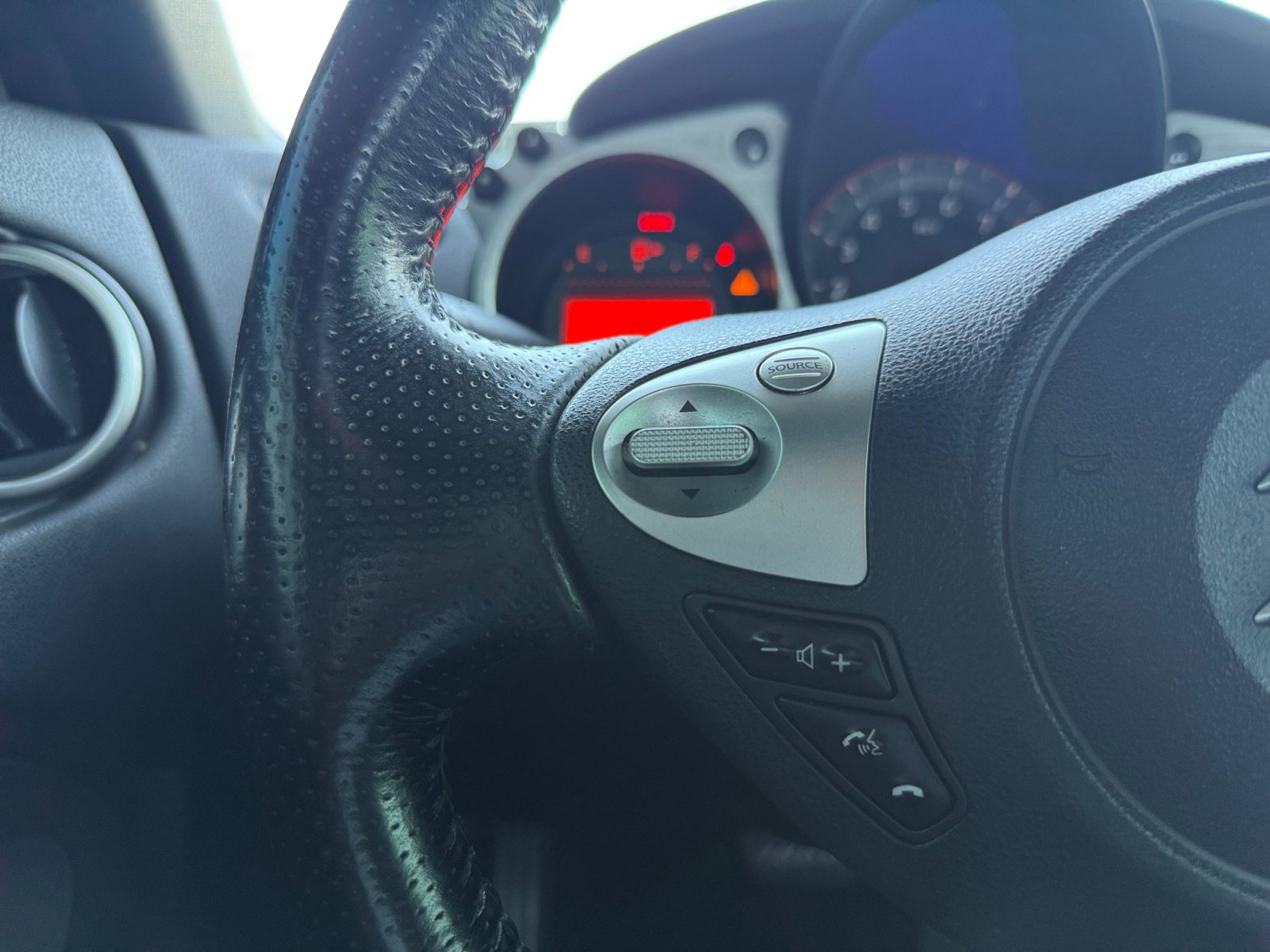 Used 2017 Nissan 370Z Coupe RWD image 15