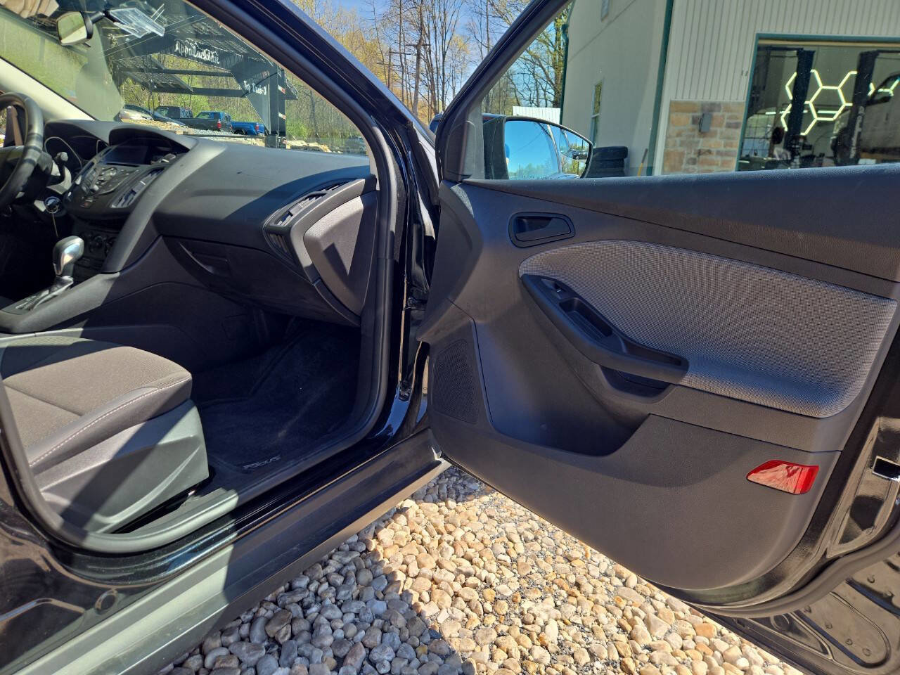 Used 2014 Ford Focus S FWD image 22