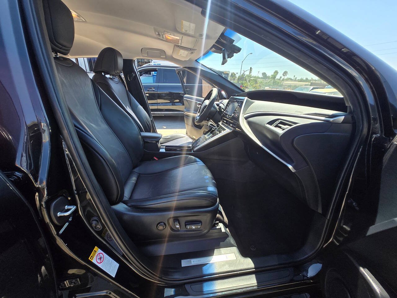 Used 2018 Toyota Mirai FWD image 37