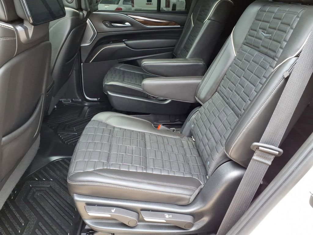 Used 2022 Cadillac Escalade Sport Platinum image 13