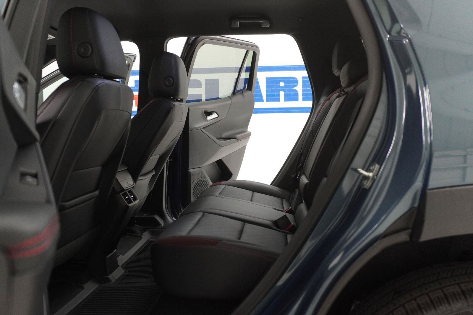 New 2027 Chevrolet Equinox RS w/ LPO, Floor Liner Package FWD image 23