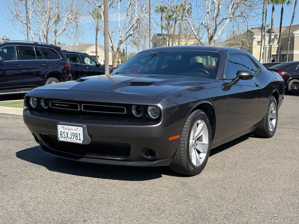 Used 2018 Dodge Challenger SXT image 8