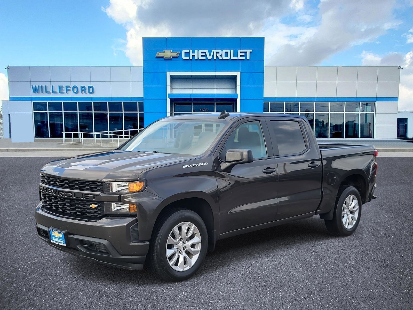 Used 2021 Chevrolet Silverado 1500 Custom image 1
