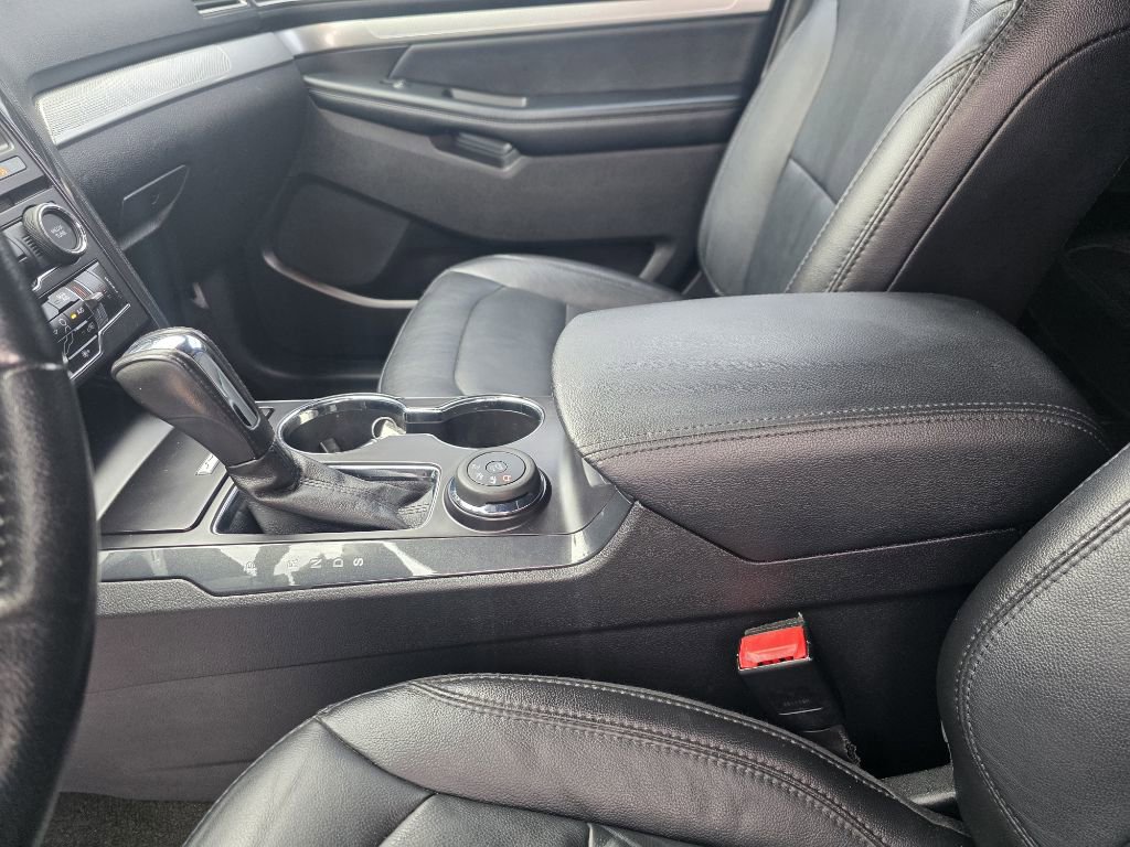 Used 2017 Ford Explorer XLT w/ Equipment Group 202A image 16