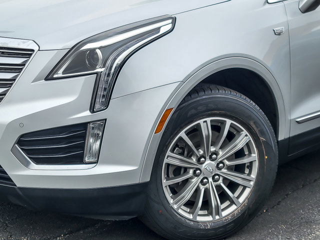 Used 2018 Cadillac XT5 Luxury w/ Driver Awareness Package AWD/4WD image 3