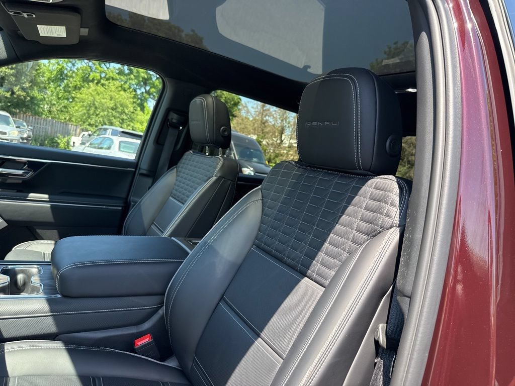 Used 2025 GMC Sierra EV Denali AWD/4WD image 19