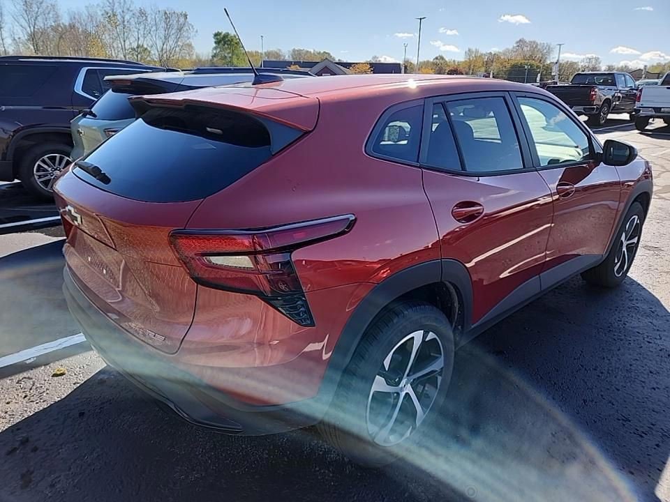 Certified 2024 Chevrolet Trax RS w/ Driver Confidence Package image 9