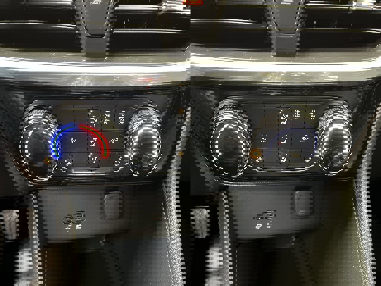 Certified 2024 Buick Encore GX Sport Touring w/ Comfort Package AWD/4WD image 20