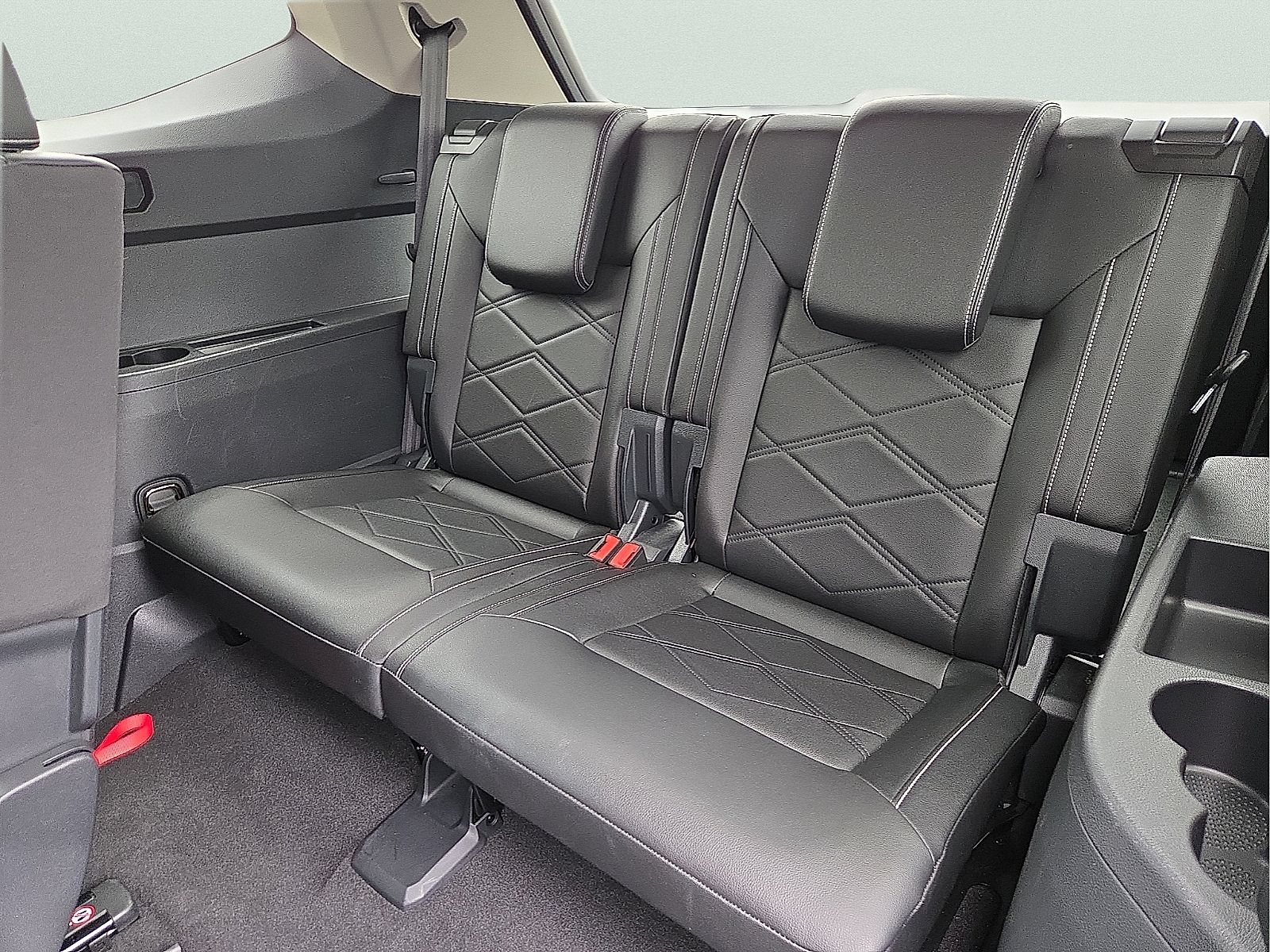 Used 2025 Volkswagen Atlas SE AWD/4WD image 9