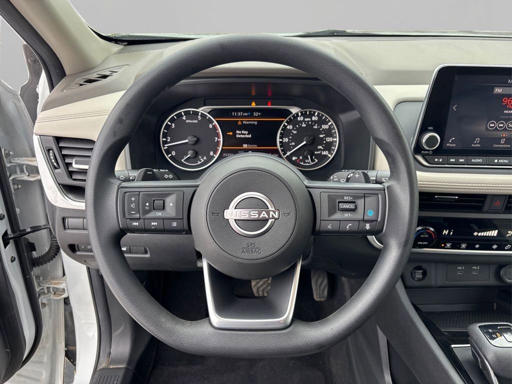 Used 2024 Nissan Rogue SV image 24