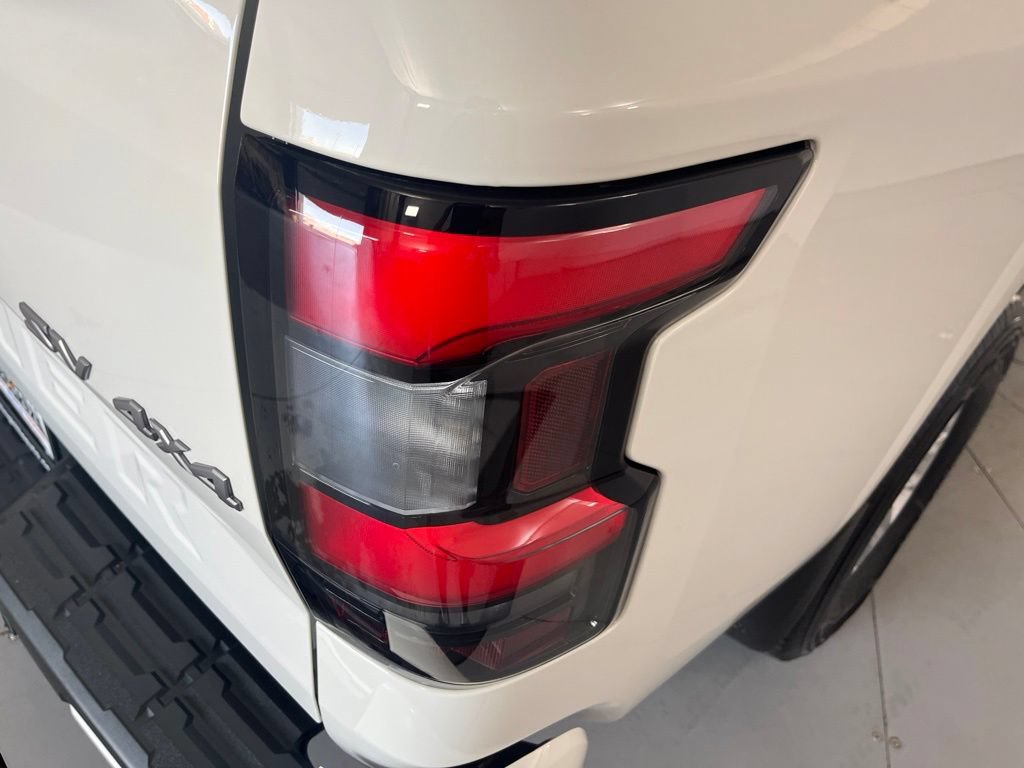 Used 2024 Nissan Frontier SV w/ Technology Package AWD/4WD image 46
