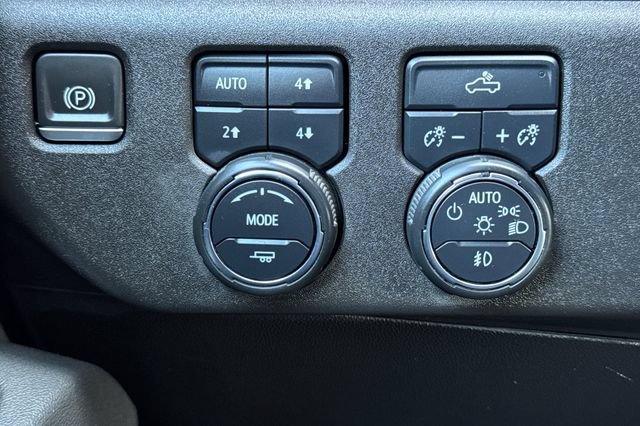 Used 2022 Chevrolet Silverado 1500 RST AWD/4WD image 43