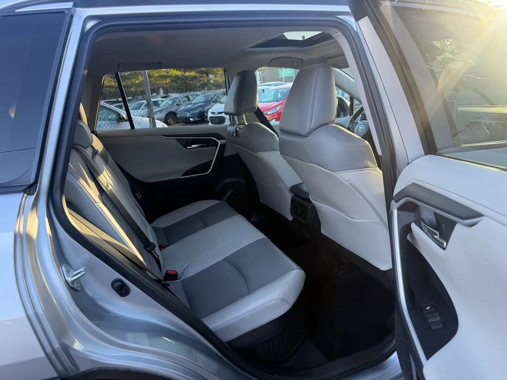 Used 2020 Toyota RAV4 Limited w/ Limited Grade Weather Package image 30