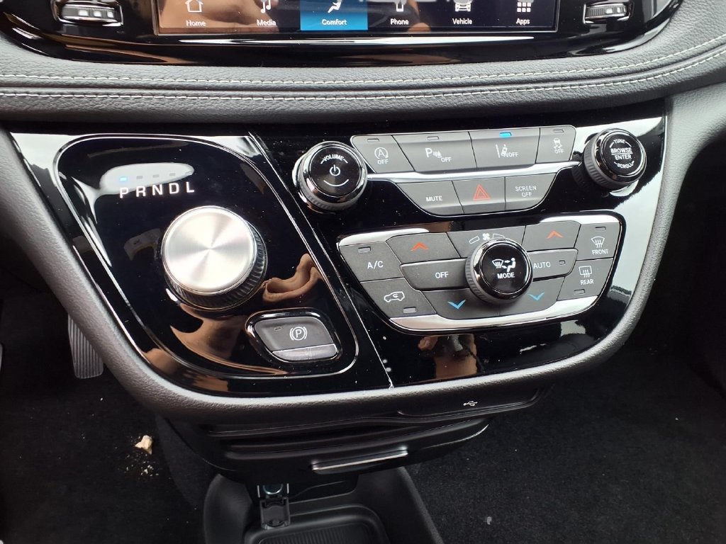 New 2027 Chrysler Pacifica Select AWD/4WD image 9