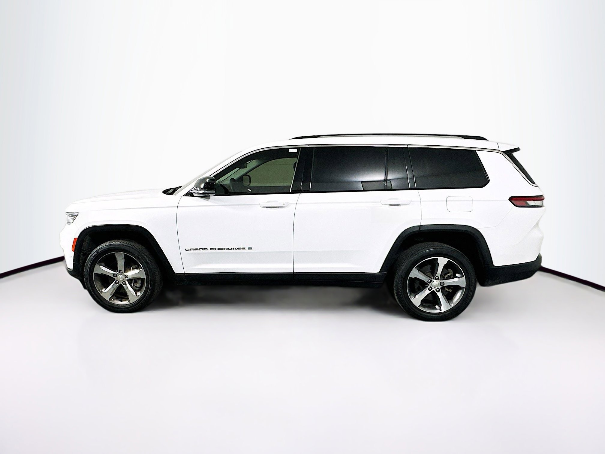 Used 2023 Jeep Grand Cherokee L Limited w/ Luxury Tech Group II image 4