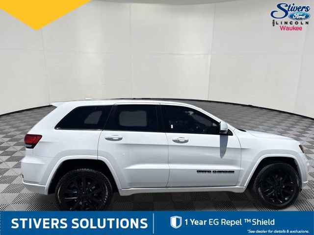 Used 2018 Jeep Grand Cherokee Altitude AWD/4WD image 5