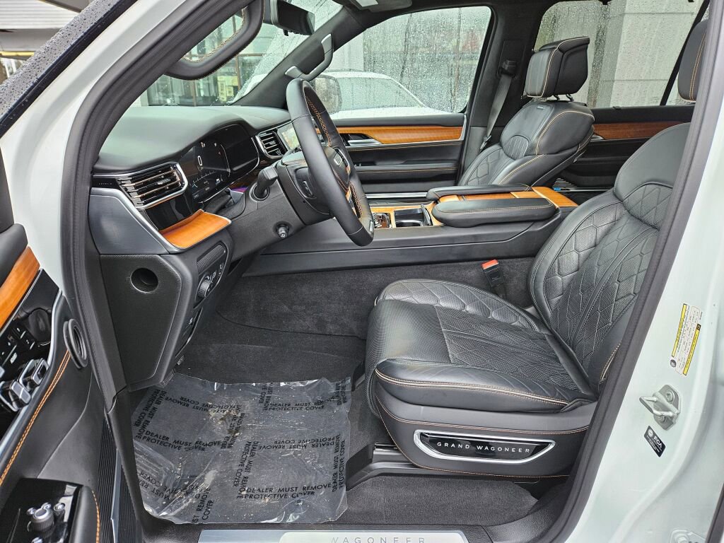 Used 2024 Jeep Grand Wagoneer L Series III image 11