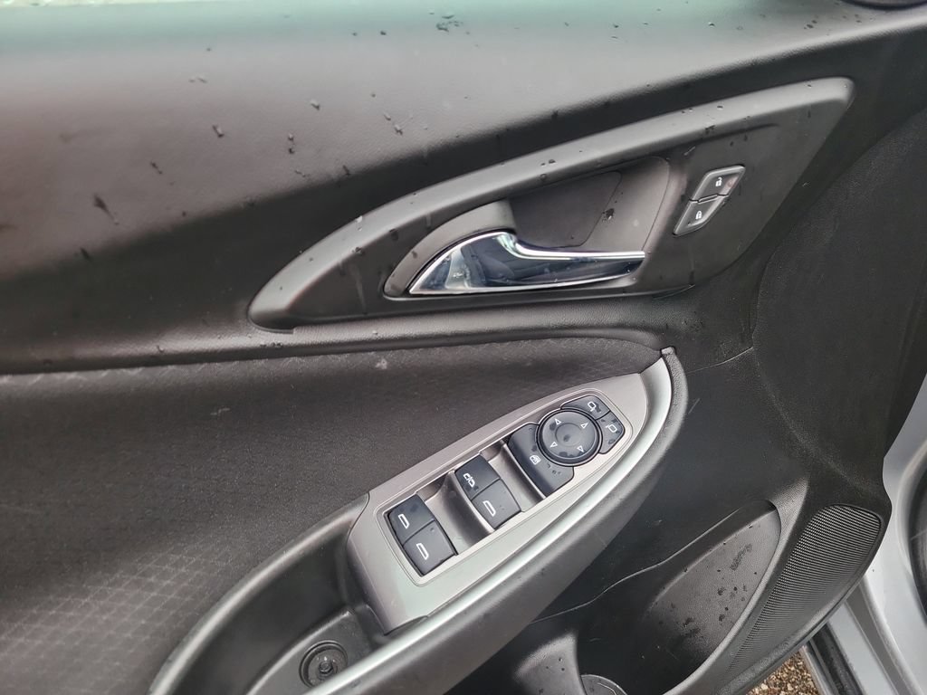 Used 2025 Chevrolet Malibu LT FWD image 17