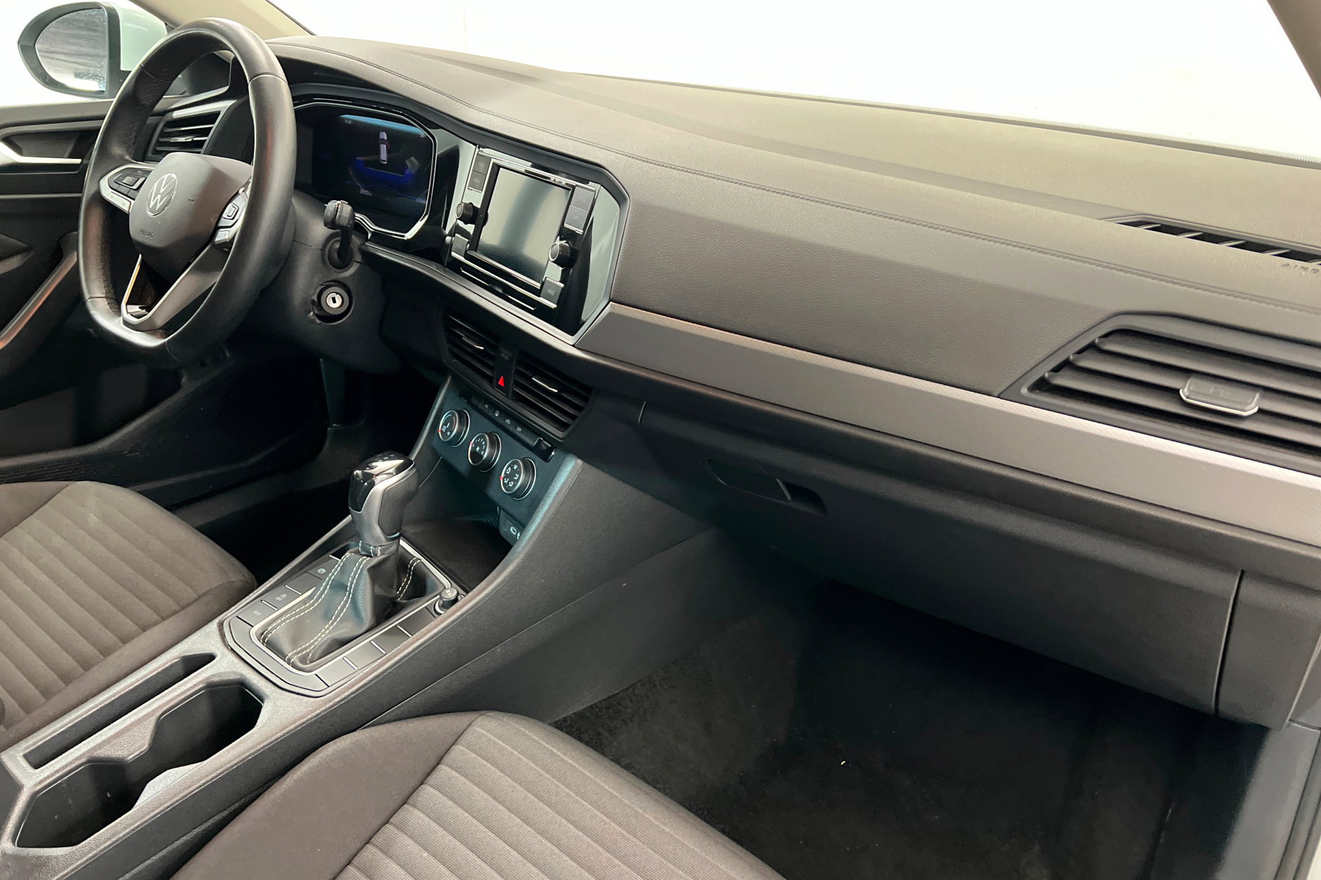 Used 2024 Volkswagen Jetta S image 23