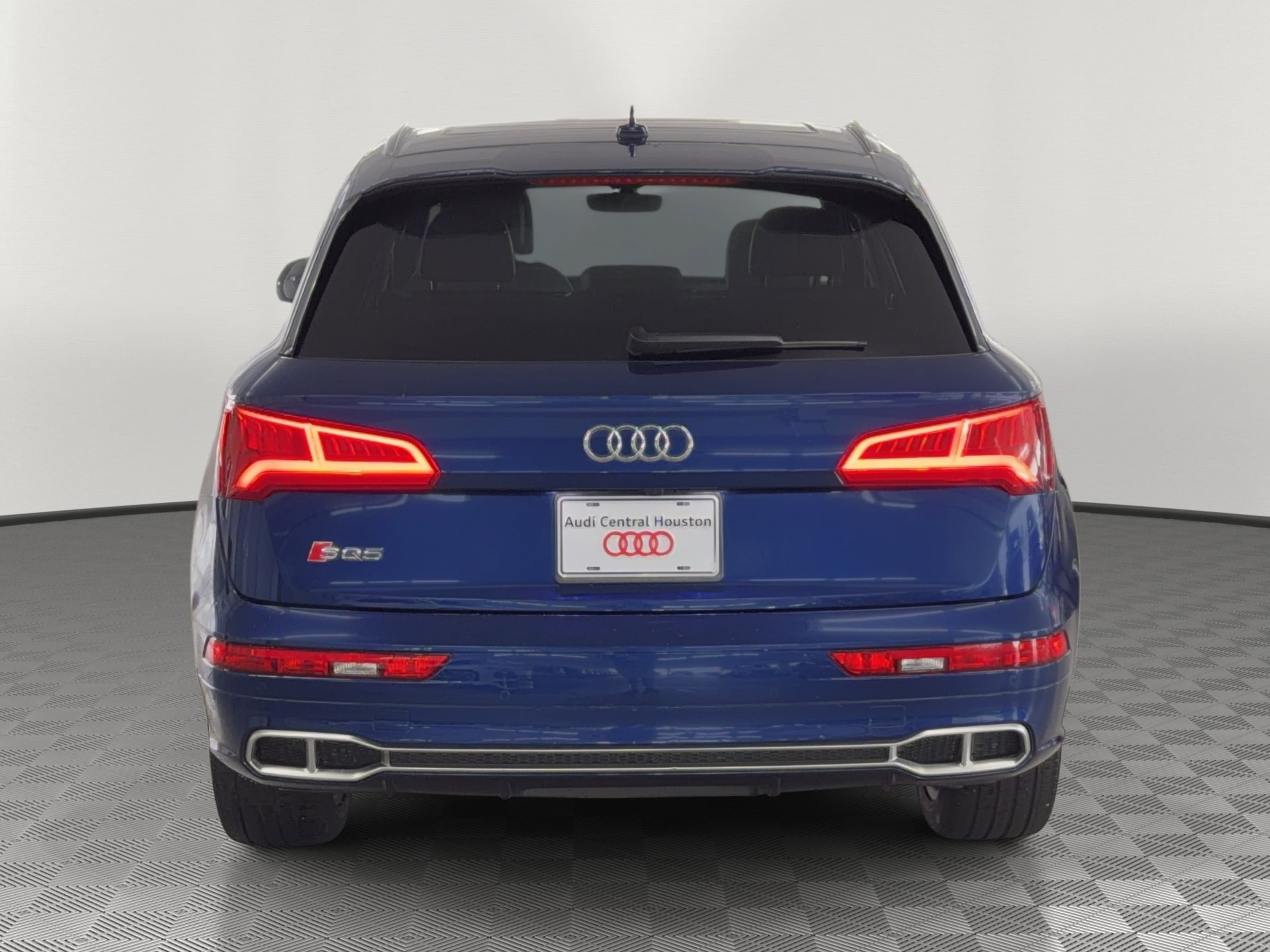 Used 2018 Audi SQ5 Premium Plus w/ Navigation Package AWD/4WD image 10