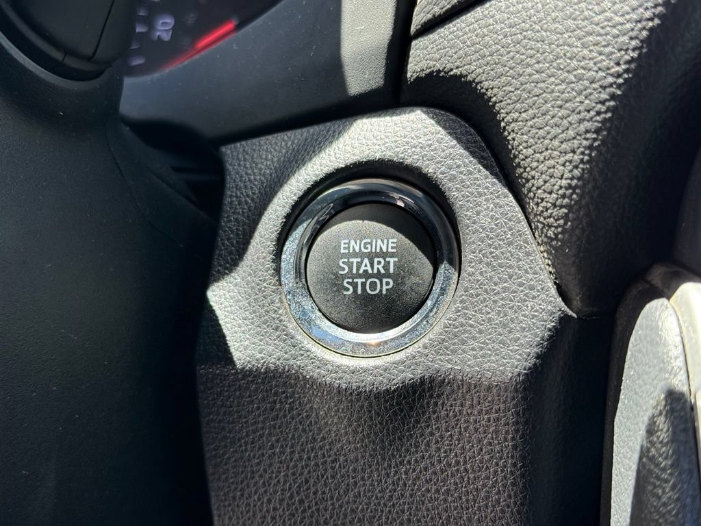 Used 2019 Toyota RAV4 XLE FWD image 30