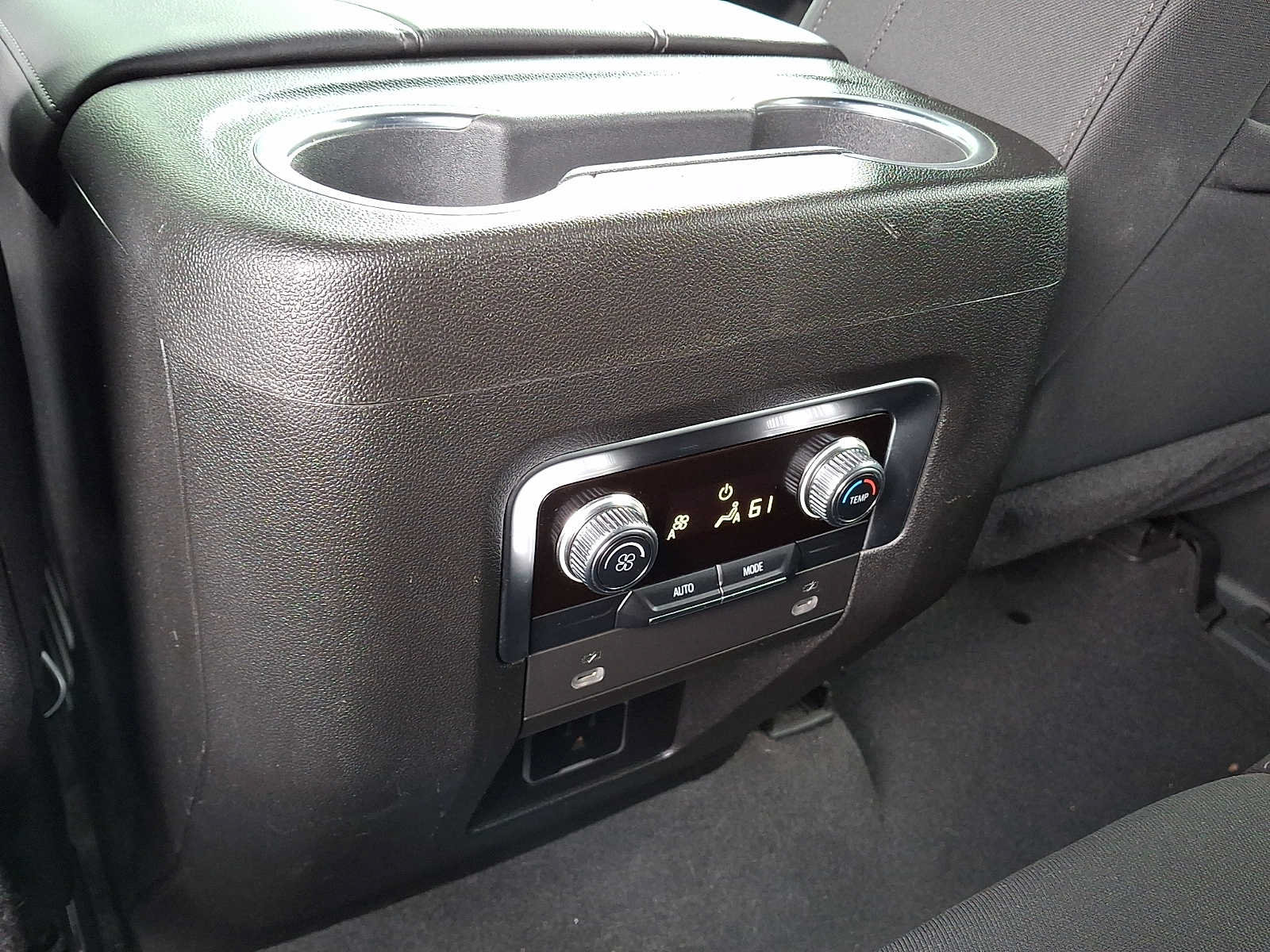 Used 2021 GMC Yukon SLE AWD/4WD image 11