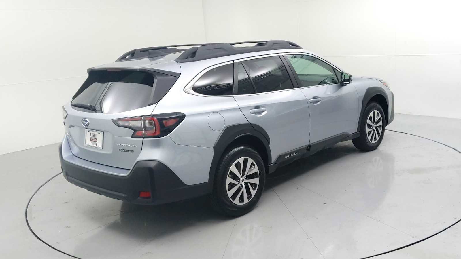 Certified 2025 Subaru Outback Premium AWD/4WD image 10