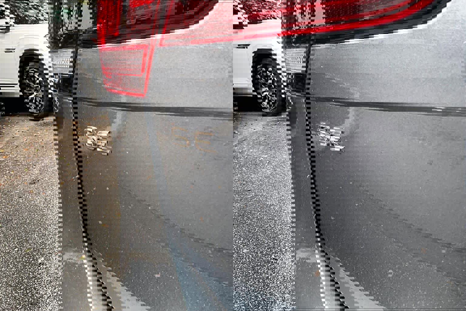 Certified 2022 Volkswagen Tiguan SE image 9