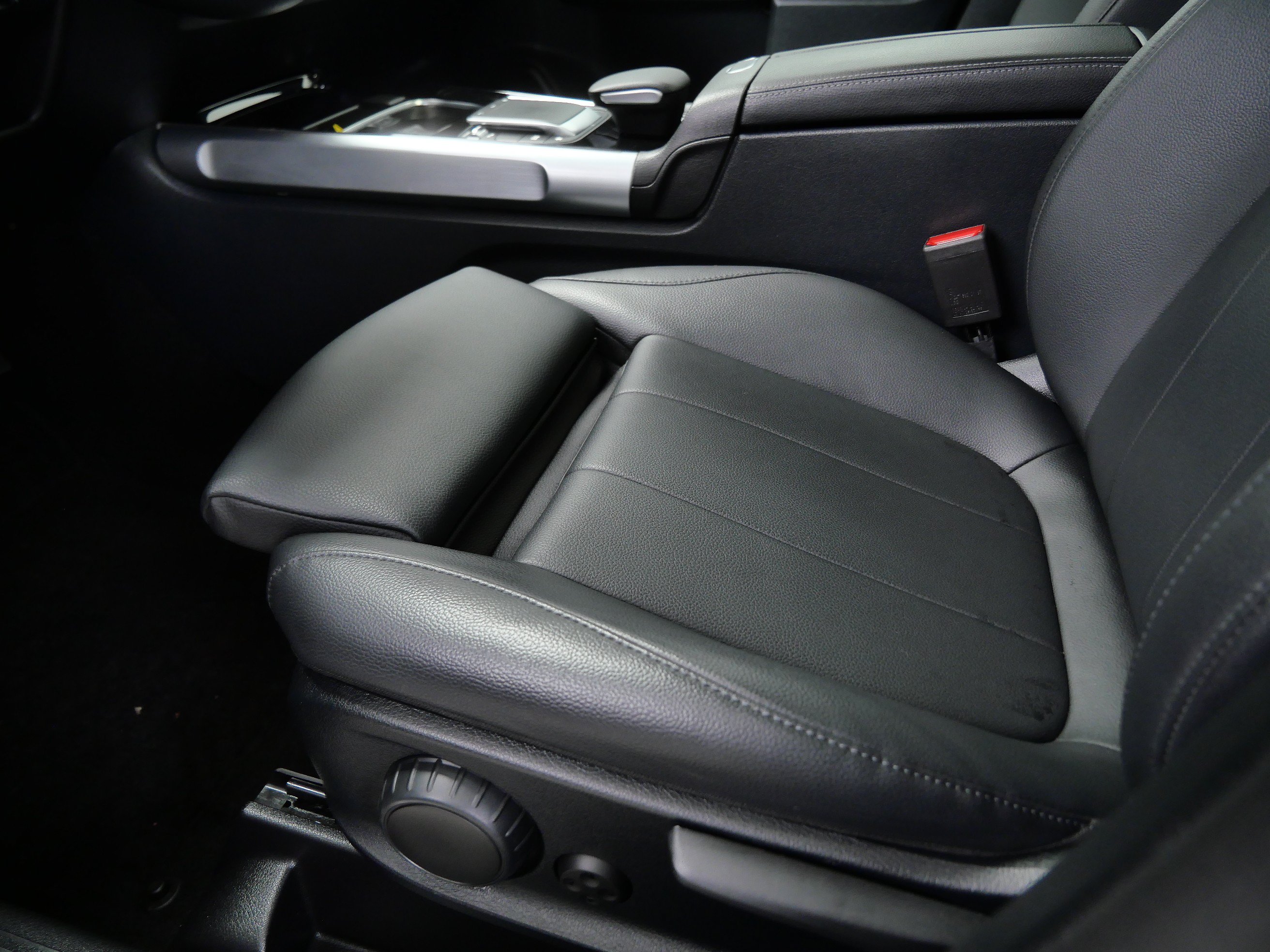 Certified 2022 Mercedes-Benz GLB 250 4MATIC image 18