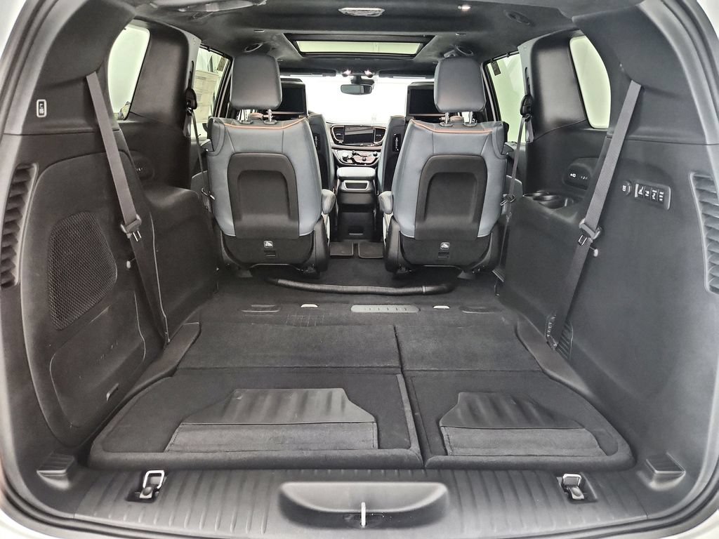 New 2027 Chrysler Pacifica Pinnacle w/ Theater Group AWD/4WD image 32