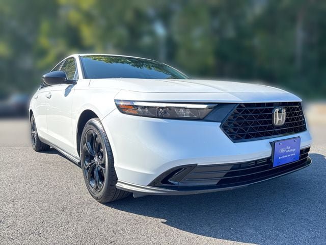Used 2025 Honda Accord SE image 2