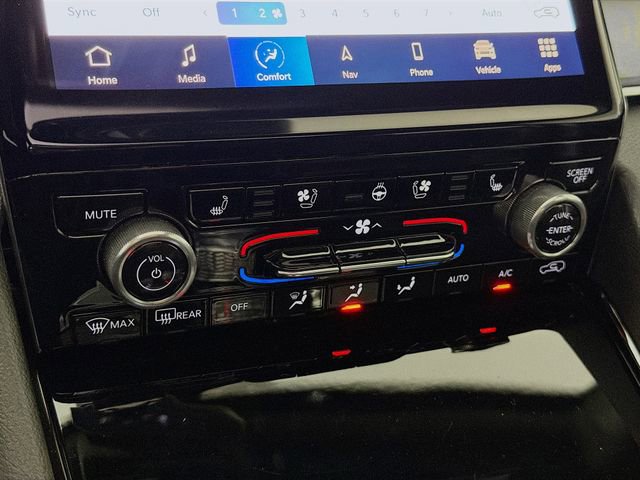 Used 2023 Jeep Grand Cherokee Overland w/ Advanced Protech Group III image 18