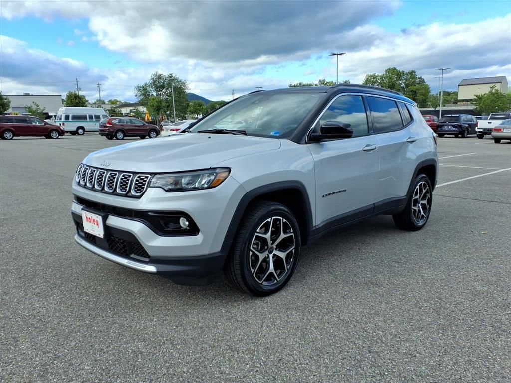 Used 2025 Jeep Compass Limited AWD/4WD image 9