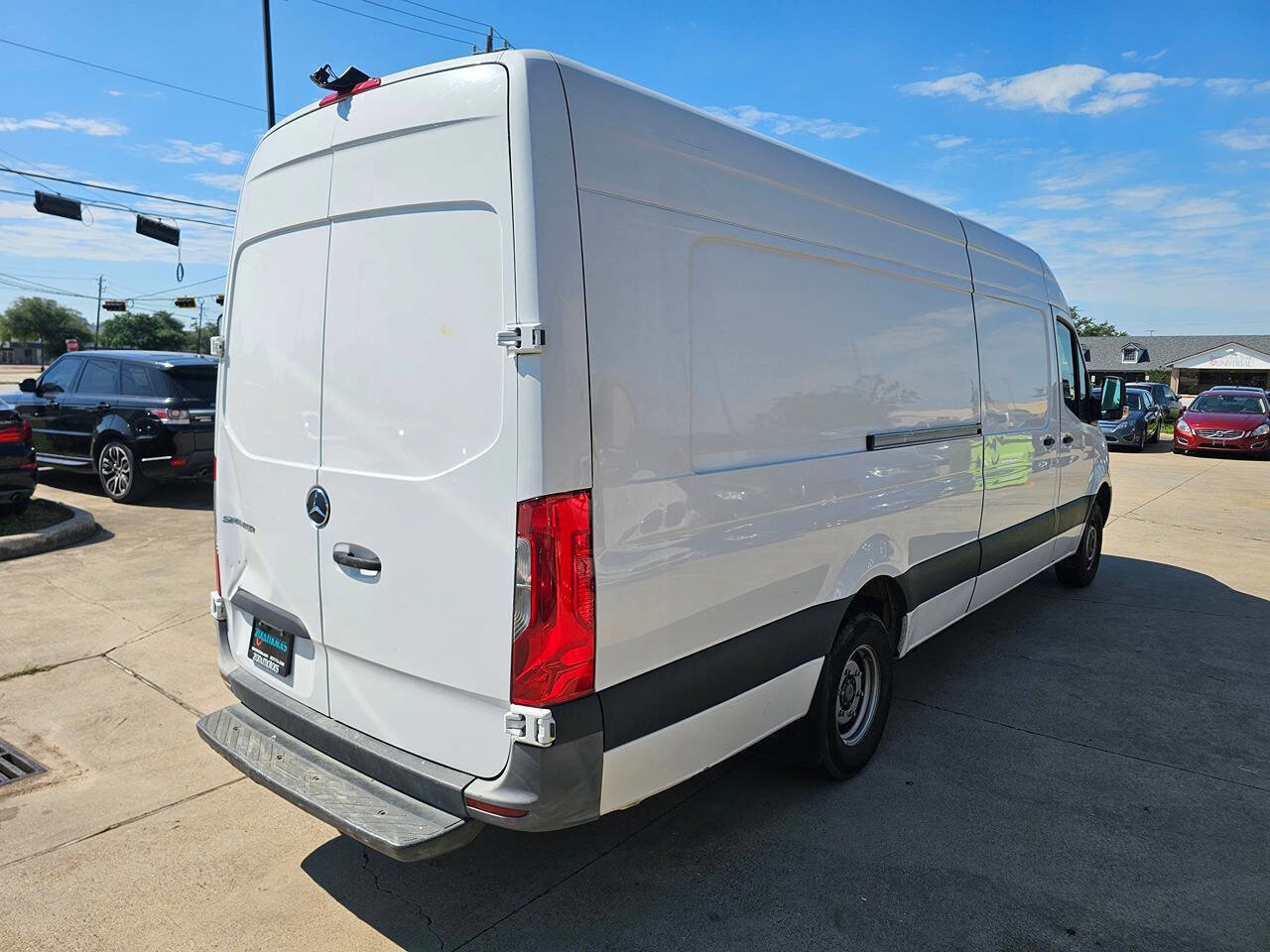 Used 2022 Mercedes-Benz Sprinter 3500 image 4
