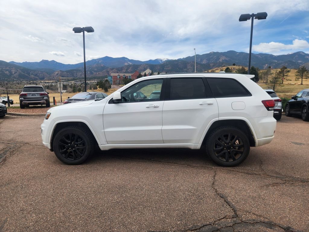 Used 2019 Jeep Grand Cherokee Altitude image 6