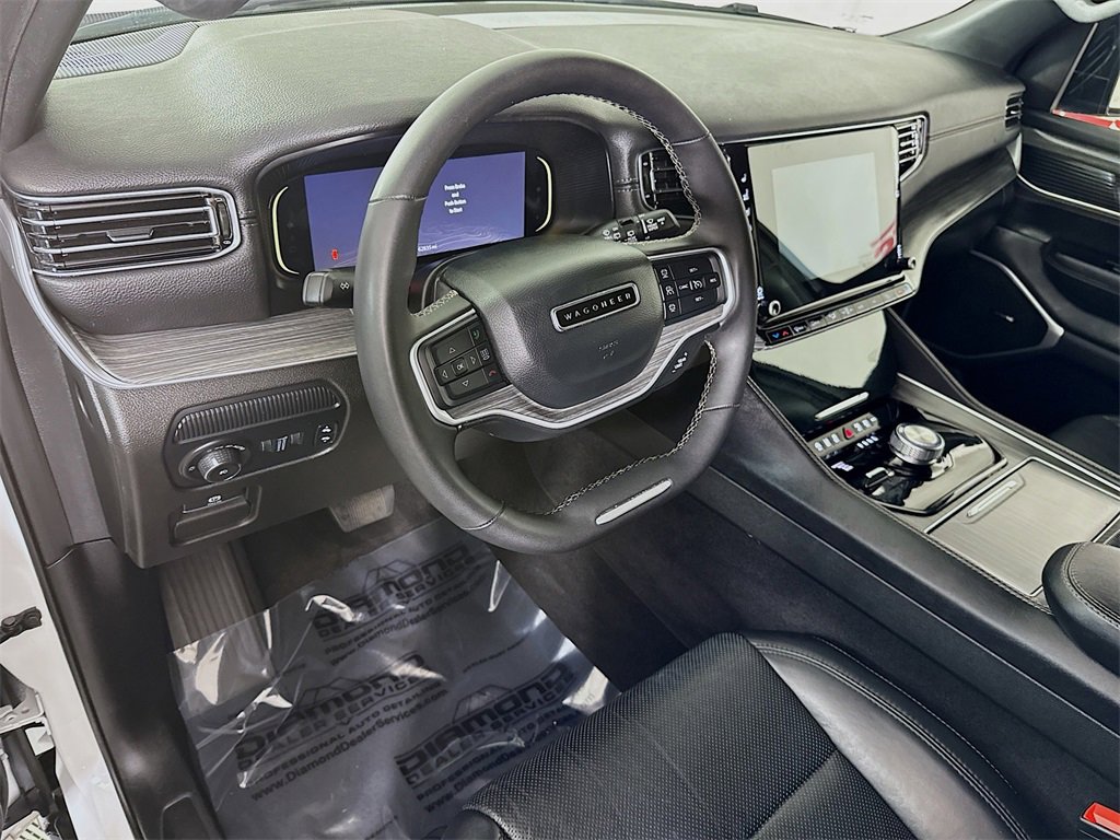 Used 2024 Jeep Wagoneer L Series II w/ Flexible Seating Group image 19
