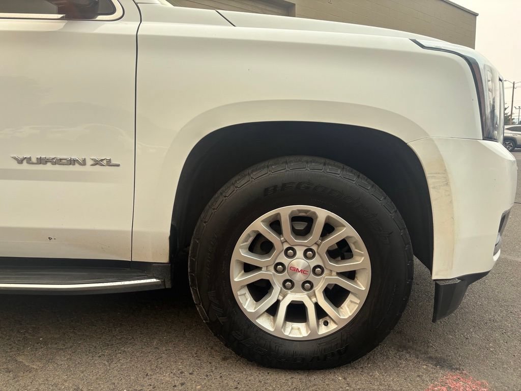 Used 2017 GMC Yukon XL SLT AWD/4WD image 2