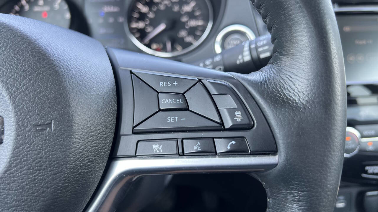 Used 2018 Nissan Rogue SV w/ Premium Package image 24