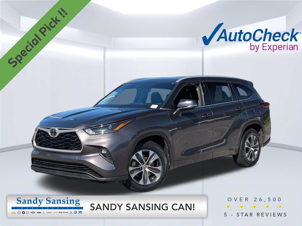 Used 2022 Toyota Highlander XLE