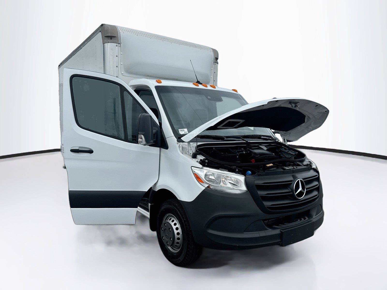 Used 2022 Mercedes-Benz Sprinter 4500 image 33