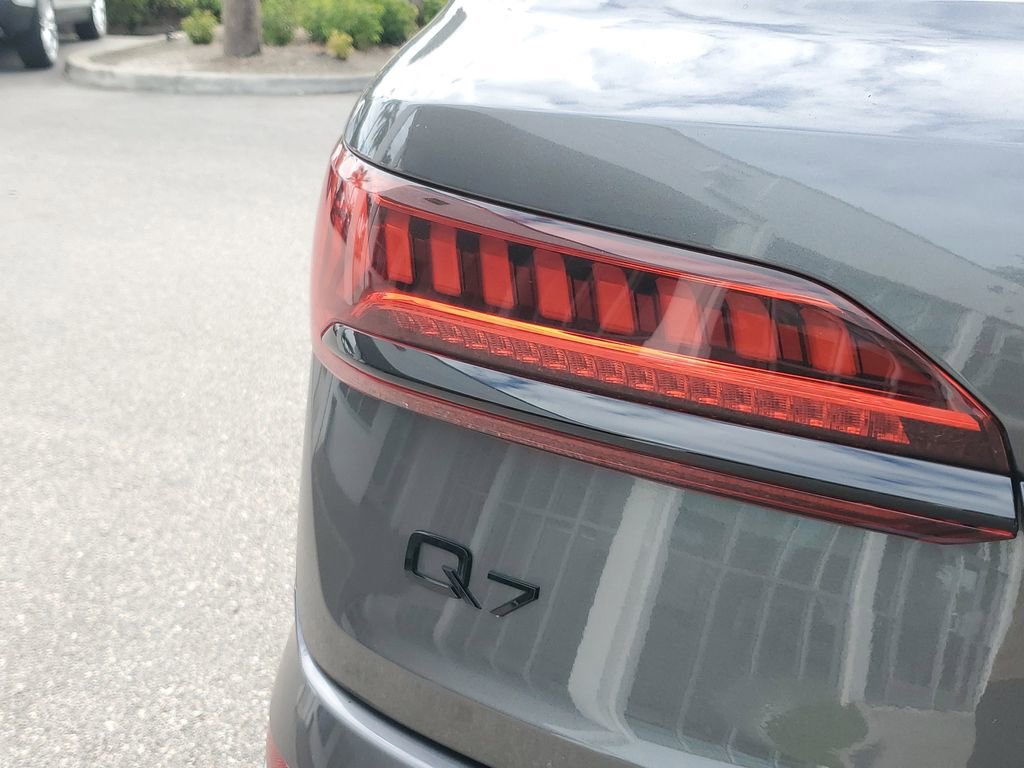 Used 2023 Audi Q7 3.0T Prestige image 29