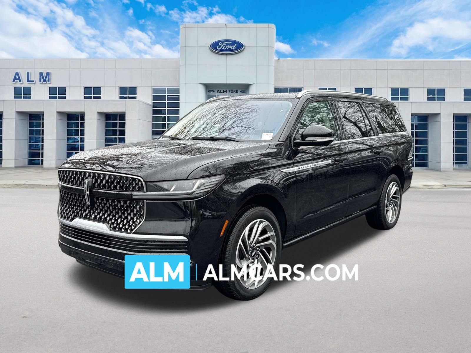 Used 2025 Lincoln Navigator L Reserve AWD/4WD image 1