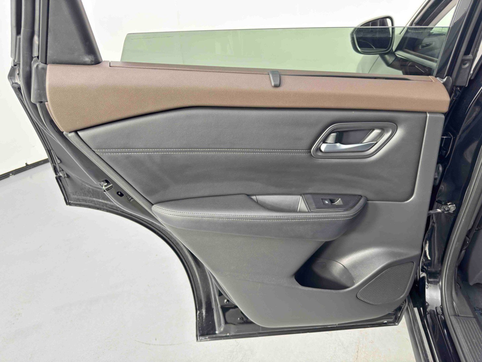 Used 2022 Nissan Rogue SV w/ SV Premium Package FWD image 37