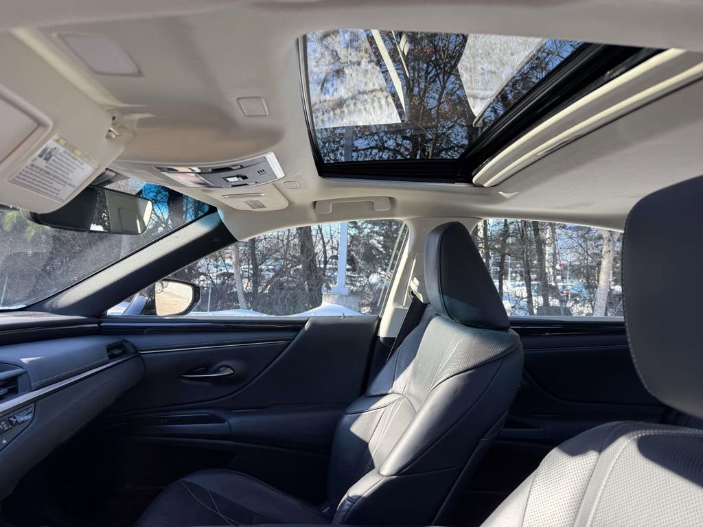 Used 2020 Lexus ES 300h w/ Accessory Package image 20