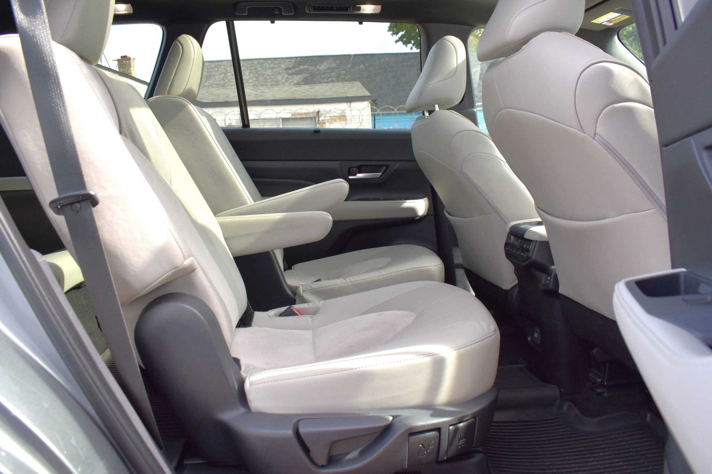 Used 2026 Toyota Grand Highlander AWD Hybrid image 29