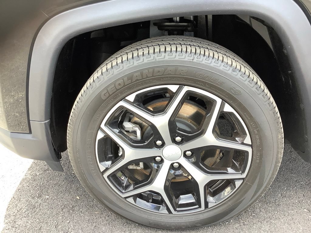 Certified 2024 Jeep Compass Limited AWD/4WD image 9