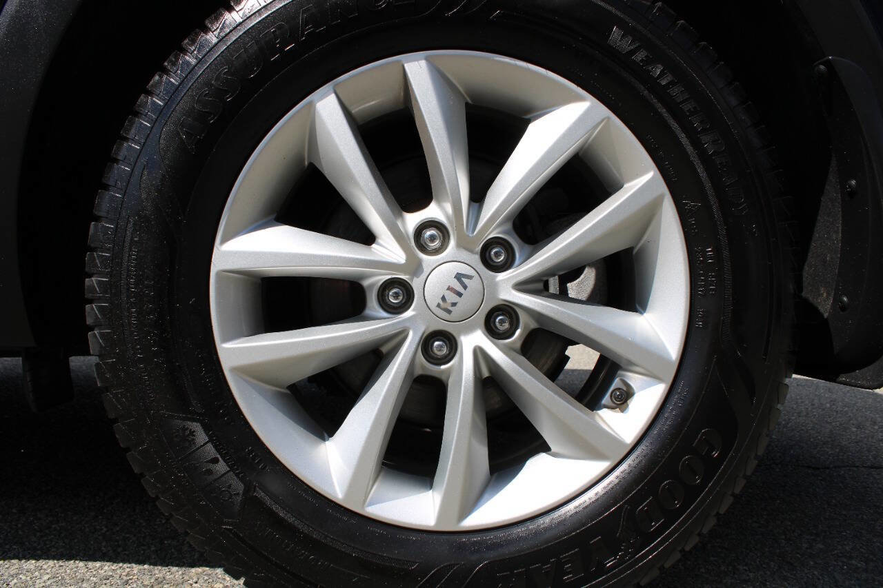 Used 2018 Kia Sorento LX image 19