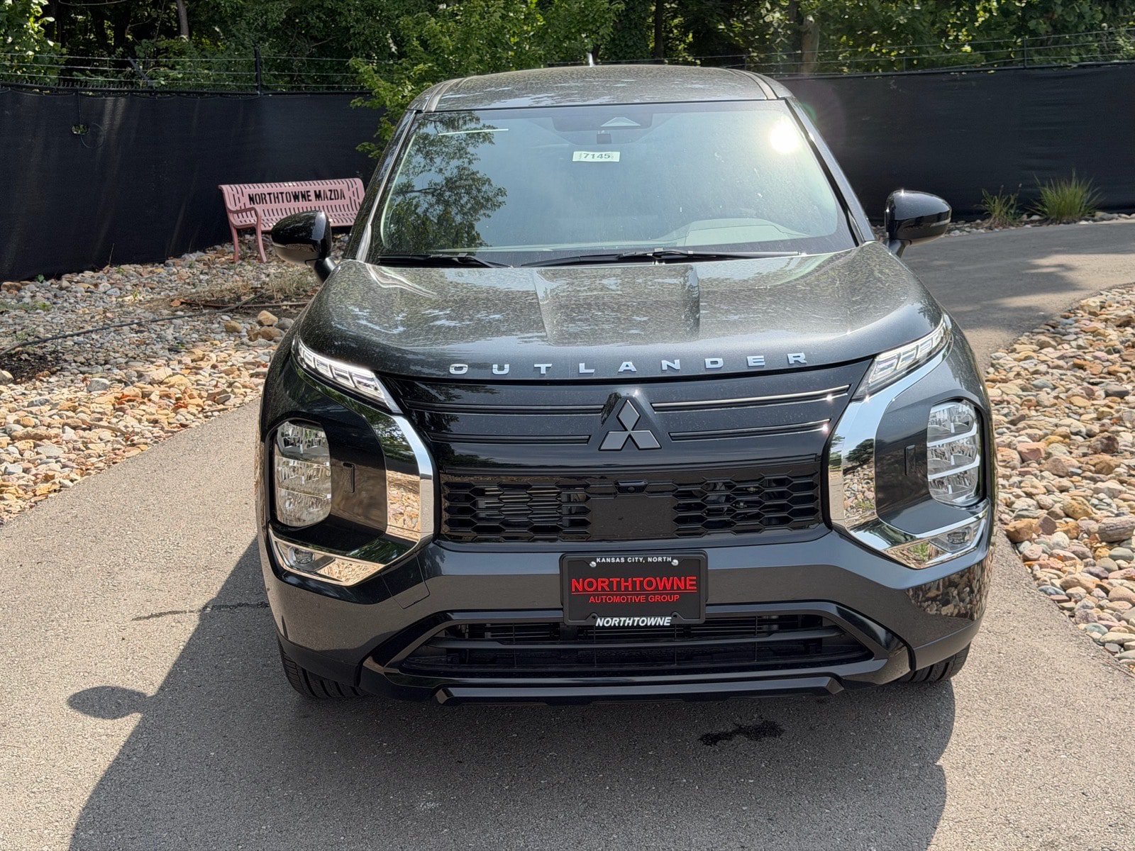 New 2026 Mitsubishi Outlander LE AWD/4WD image 8